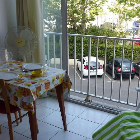 Cosy Avec Tv Et Cuisine Equipee, Bord De - Fr-1-308-34 Le Lavandou