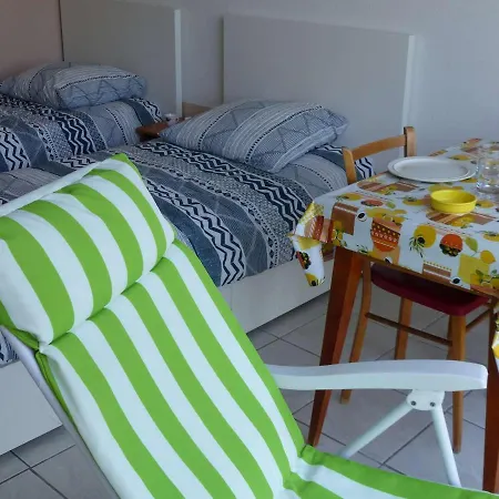 Cosy Avec Tv Et Cuisine Equipee, Bord De - Fr-1-308-34 Apartment